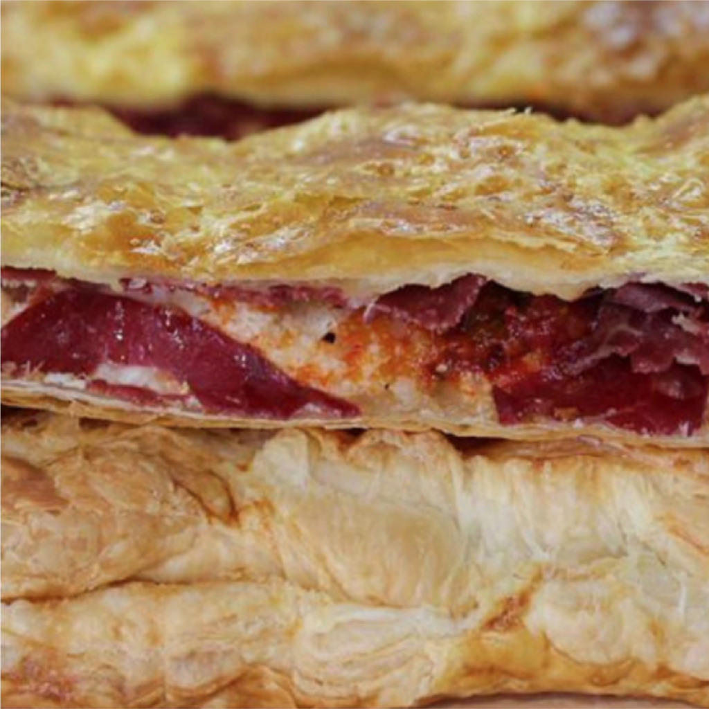 Empanada de cecina y queso de cabra