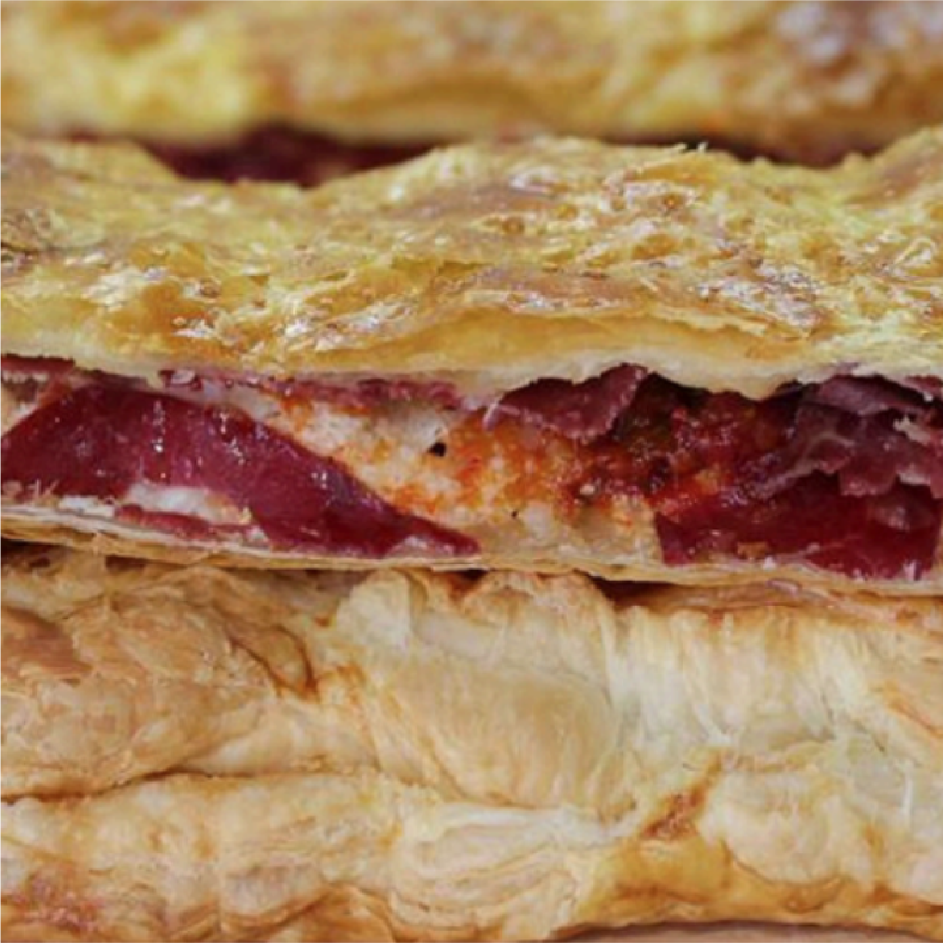 Empanada de cecina y queso de cabra